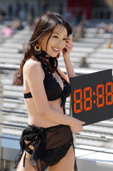 掲示板よりレースクイーンを見ちゃいそう