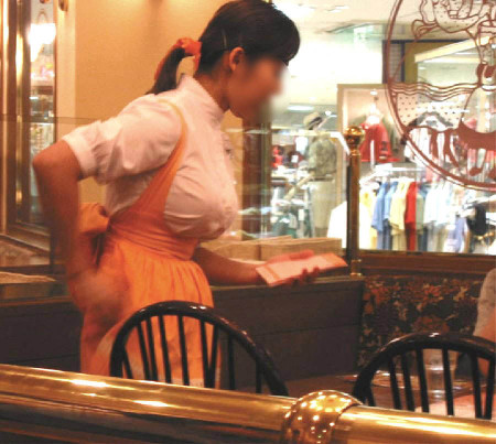このコスチュームって、絶対おっぱいを強調させてますよね