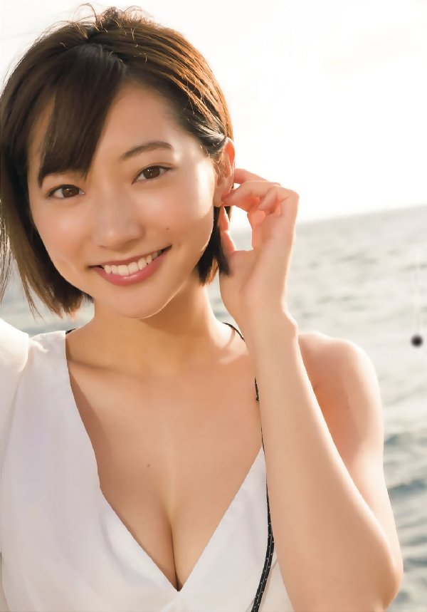 エッチで可愛い女優の水着姿、武田玲奈 (19)