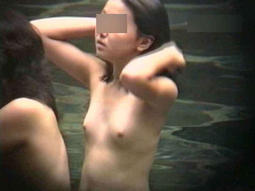 露天風呂で見えちゃった全裸女性 (7)