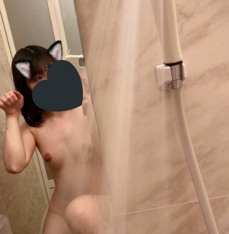 入浴ヌードを自撮りする素人女子 (16)