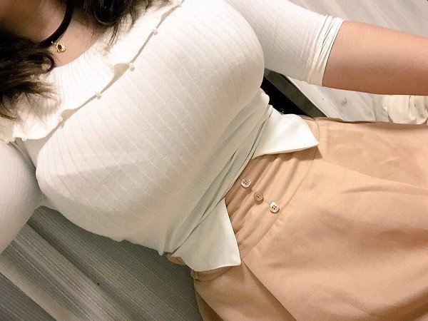 着衣巨乳