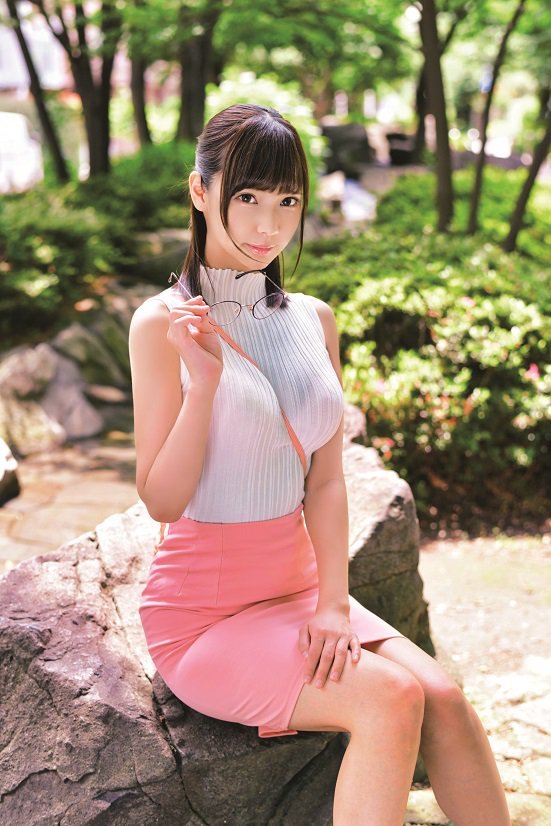 美少女の着衣巨乳パイスラ (20)
