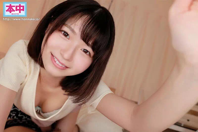 うっかり胸チラや乳首チラする女の子 (14)