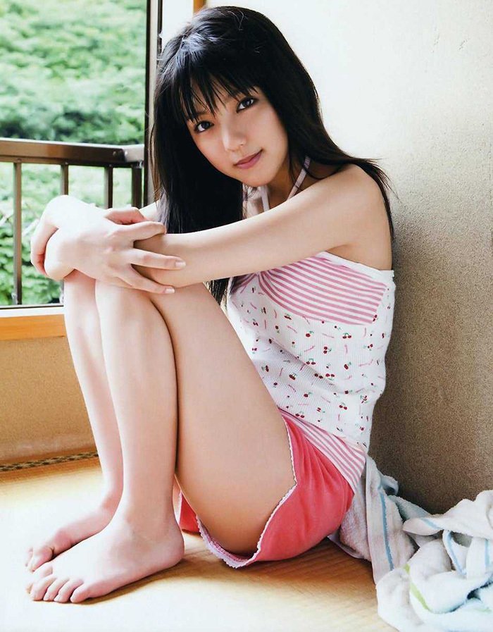 太腿がセクシーな芸能人などの美女 (17)