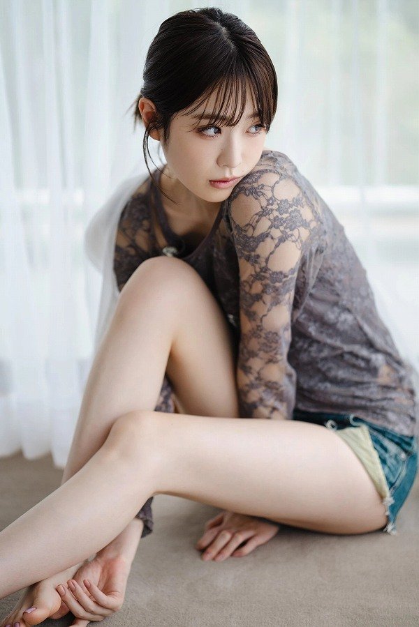 太腿がセクシーな芸能人などの美女 (6)