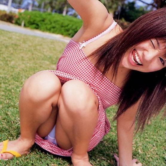 M字開脚ギャルのミニスカ「くぱぁ」パンモロｗ　ほかのトップ画像